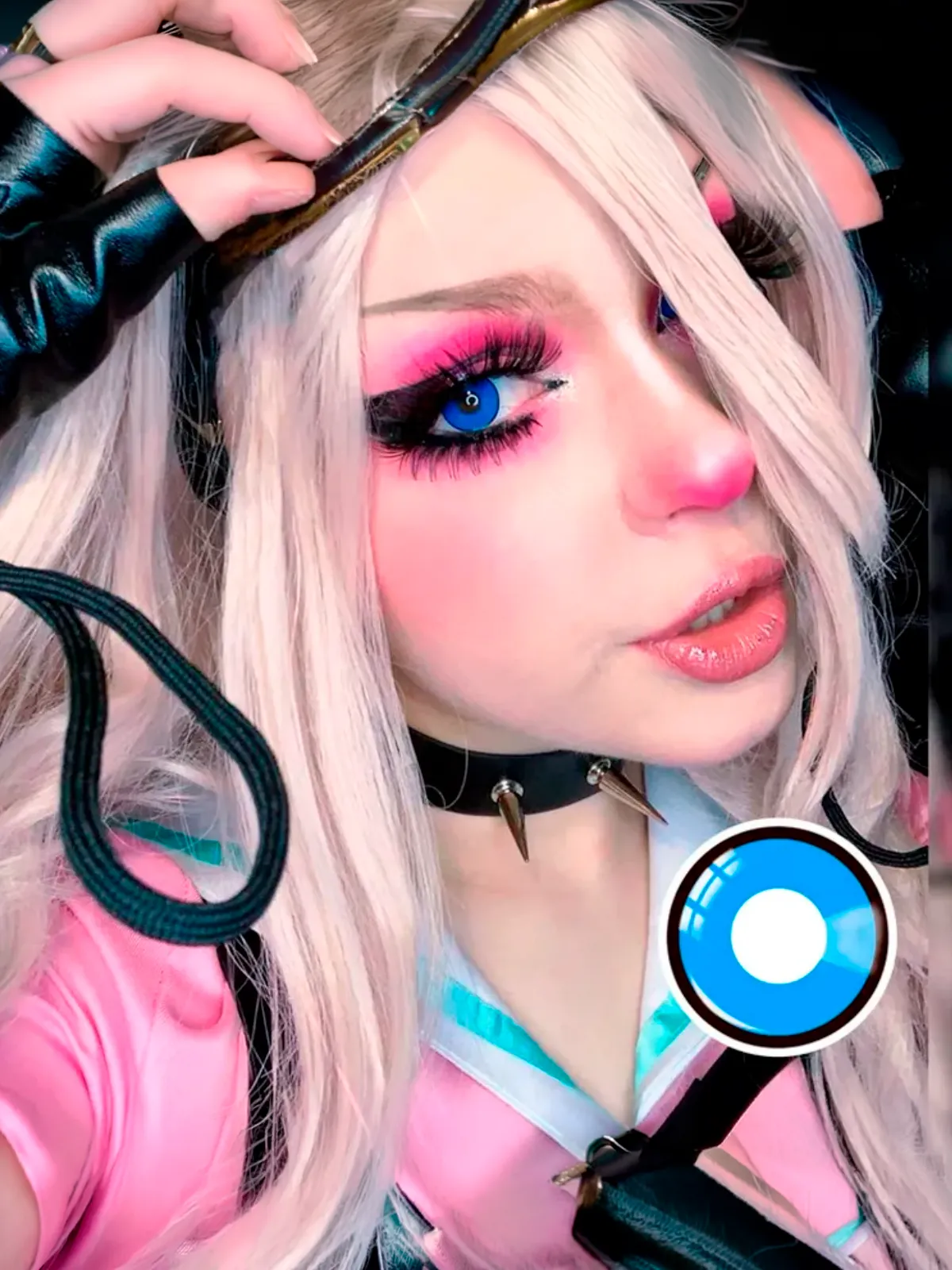 Cosplay de pelo rubio y rosa con lentes de contacto azules Blue Manson